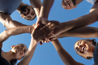 Comment choisir son prestataire de team building ? Critères, questions et pièges à éviter