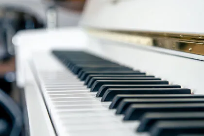 Comment choisir un piano numérique adapté à son niveau ?