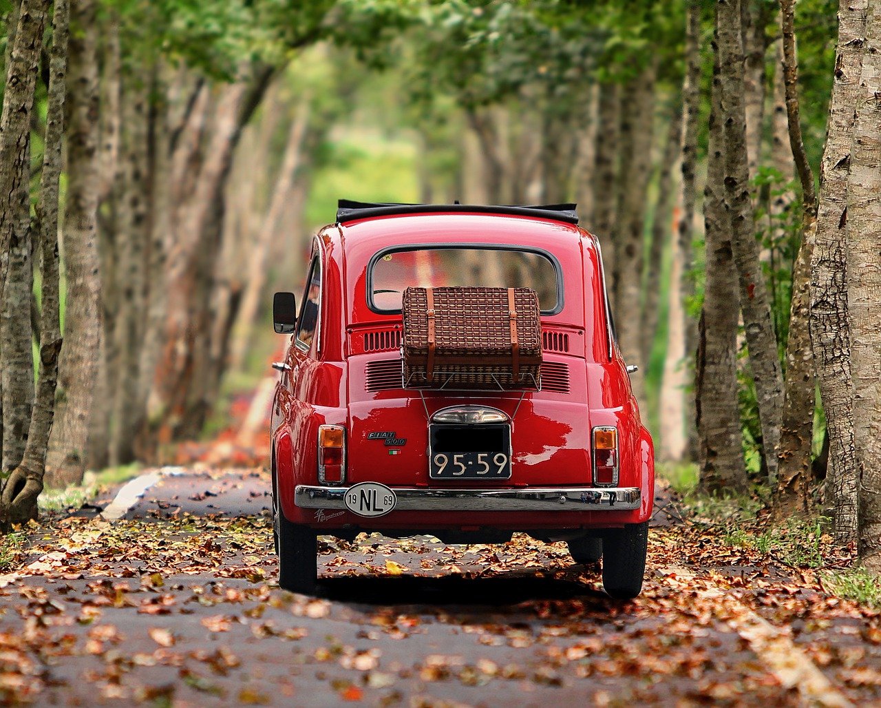 Une Fiat rouge